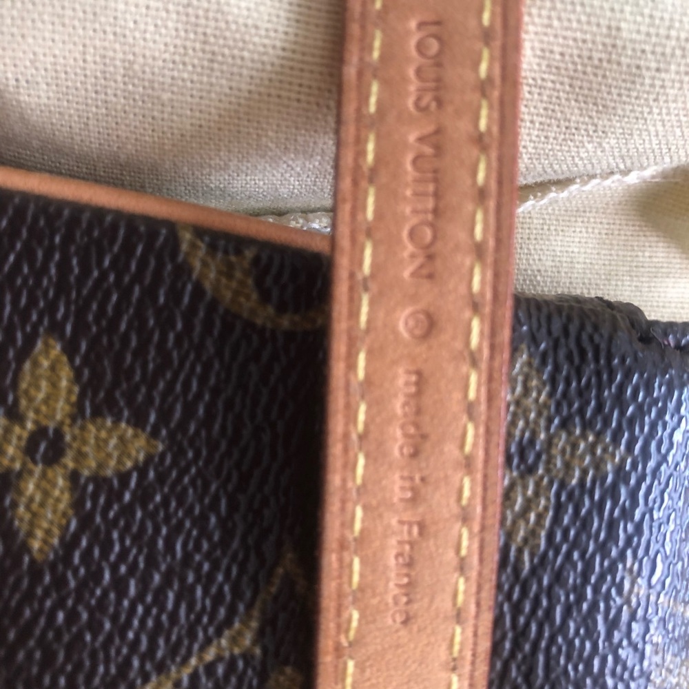 Authentic Louis Vuitton Pochette Murrell - Picture 3 of 3